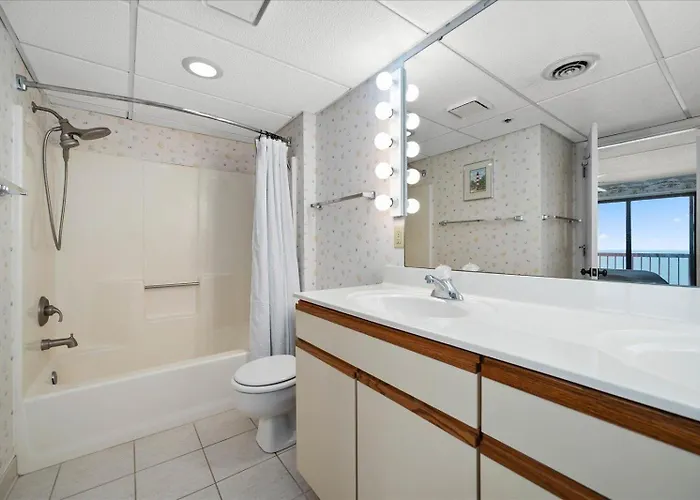 2 Bedroom Rainbow With Fabulous Direct Ocean Views And Outdoor Pool! * Ocean City