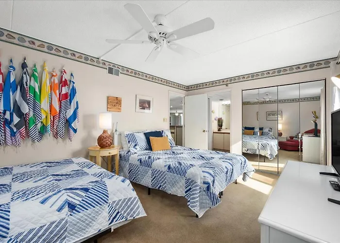 Holiday home 2 Bedroom Rainbow With Fabulous Direct Ocean Views And Outdoor Pool!