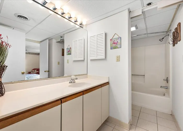 2 Bedroom Rainbow With Fabulous Direct Ocean Views And Outdoor Pool! Holiday home Ocean City