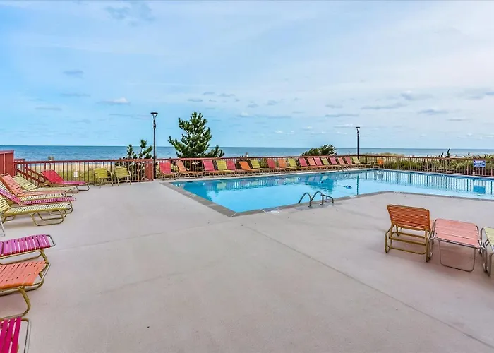 2 Bedroom Rainbow With Fabulous Direct Ocean Views And Outdoor Pool! Holiday home