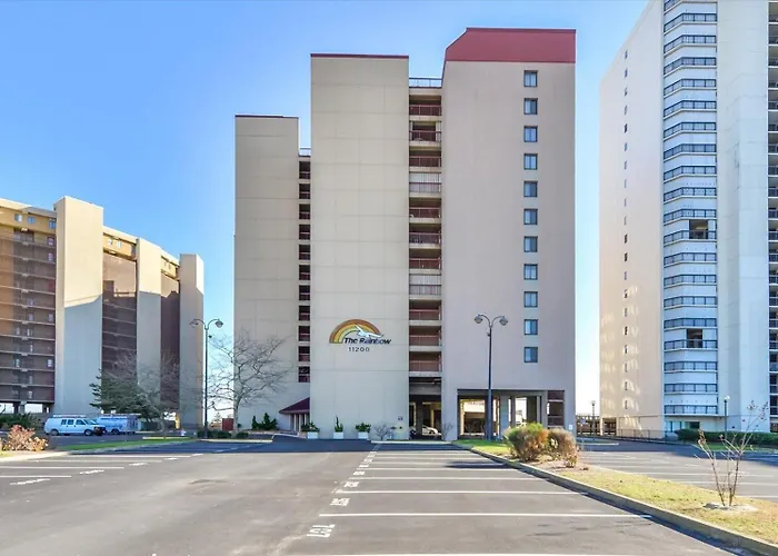 Holiday home 2 Bedroom Rainbow With Fabulous Direct Ocean Views And Outdoor Pool! Ocean City